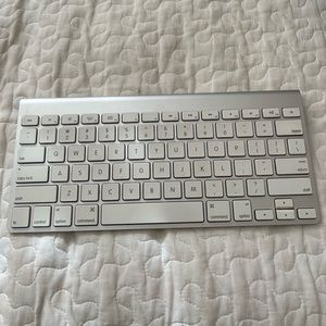 Apple Bluetooth wireless Keyboard
